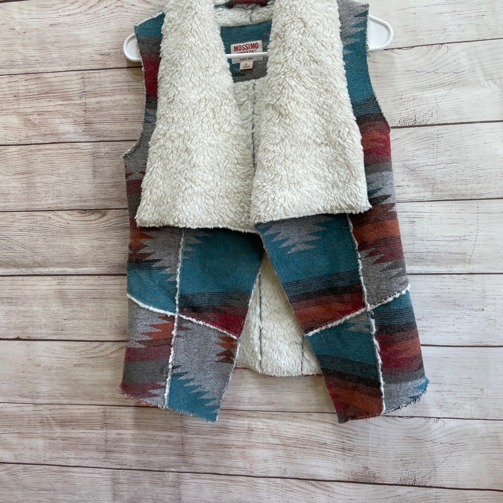 MOSSIMO TRIBAL PRINT SHERPA LINED VEST - Picture 3 of 5